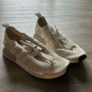 adidas NMD R1 Primeknit Chalk White

Size men’s 10.5 US